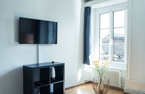 Lucerne Apartamento | LU Saturn lll - Chapel Bridge HITrental Apartment