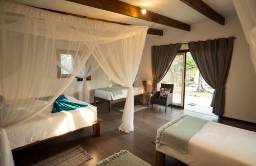 Santa Maria Casa | Lua do Man … Where the beach meets the bush