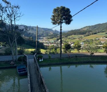Leoberto Leal Chalet De Esquí | Luana Ranch