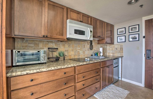 Waikiki Apartamento | Luana Waikiki Gem w/ Parking - Blocks to Beaches!