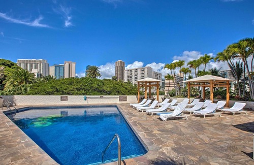 Waikiki Apartamento | Luana Waikiki Gem w/ Parking - Blocks to Beaches!