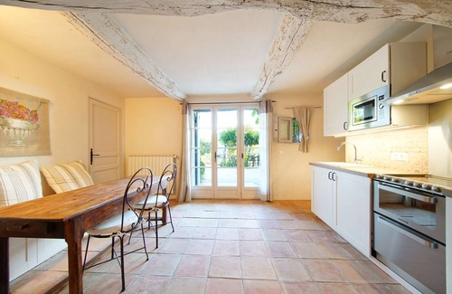 Saint-Martin-de-Castillon Casa | Luberon – A charming property enjoying a beautiful view – Sleeps 14