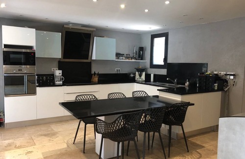 Villars Casa | Luberon Provence waterfront house