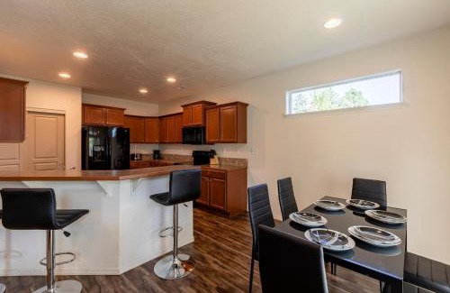 Old Farm District Casa | Lucia Home