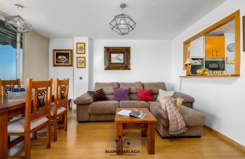 Playas del Palo Apartamento | Lucila Beachfront Pedregalejo By AlohaMálaga