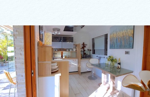 Palm Beach Apartamento | LUCKY Beach HOME! Centre of Palm Beach. Walk to Beach, Cafes, Golf Club, Jonah's