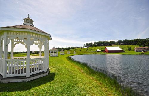 Waterfront Greens Casa | Lucky Bear Lakeside