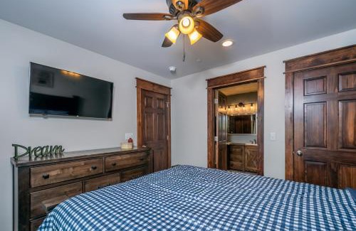 Waterfront Greens Casa | Lucky Bear Lakeside