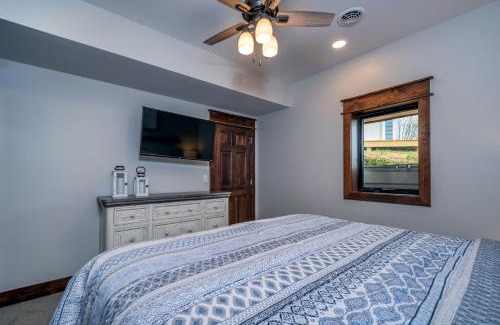 Waterfront Greens Casa | Lucky Bear Lakeside