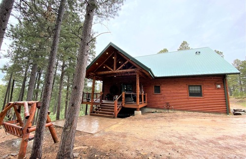 Deadwood Cabina | Lucky Chip - 6BR Log Cabin 3 millas a Deadwood, mesa de billar, jacuzzi, Wi-Fi, A / C