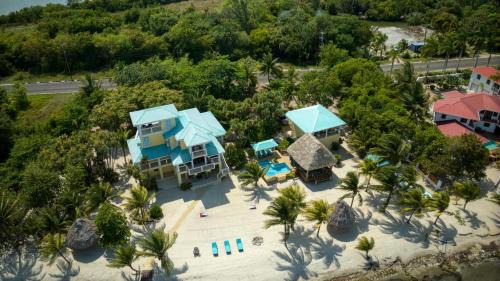 Placencia Villa | Lucky Duck Villa - Private Beach Escape