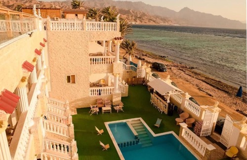 Dahab Apartamento | Lucky Palace Dahab , Beach Front Chalets with a beautiful pool - Pet Friendly