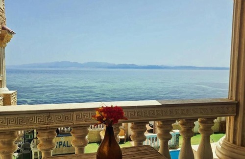Dahab Apartamento | Lucky Palace Dahab , Beach Front Chalets with a beautiful pool - Pet Friendly