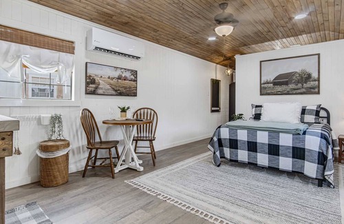 Bandera Casa | Lucky Star Ranch - Shooting Star