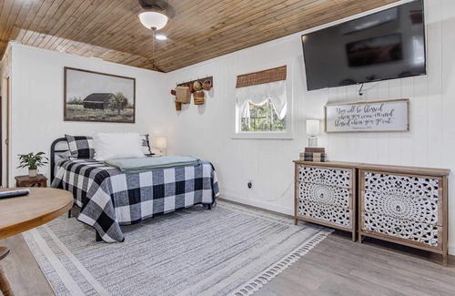 Bandera Casa | Lucky Star Ranch - Shooting Star