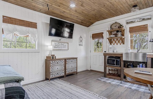Bandera Casa | Lucky Star Ranch - Shooting Star