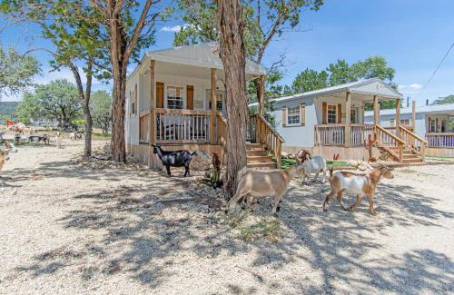 Bandera Casa | Lucky Star Ranch - Starlight