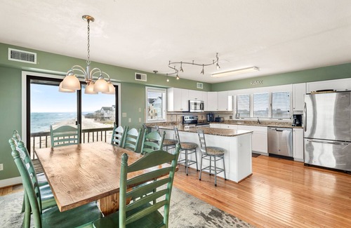 Buxton Casa | Lucky Stars: Oceanfront | Rec Room with Pool Table