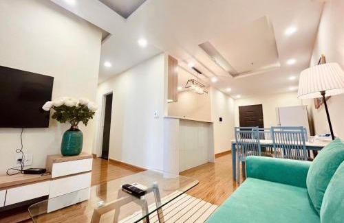 Phu My Hung Apartamento | Lucy Home 2BR Scenic Valley 108