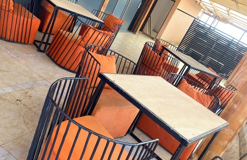 Santeo Apartamento | Lucy’s Lounge, Cozy 2-bedroom apartment in East Legon Hills