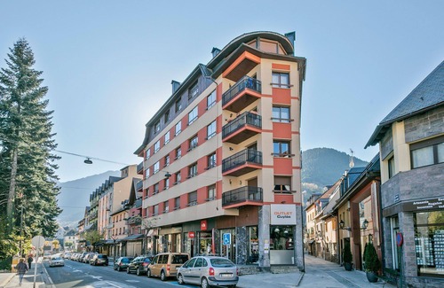 Vielha e Mijaran Apartamento | Luderna - Apartamento con terraza Montanero