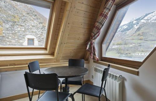Salardu Apartamento | LUDERNA- Apartamento Vista Unha C