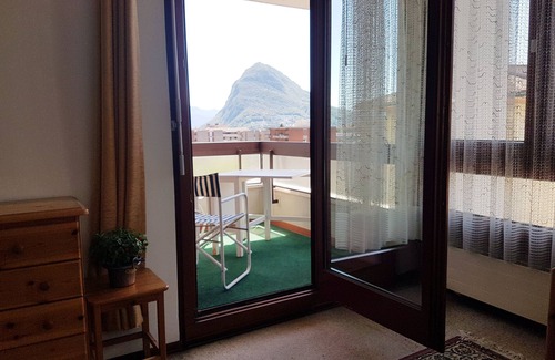 Viganello Condominio | Lugano, Near Lake & Old Town: free parking, views!