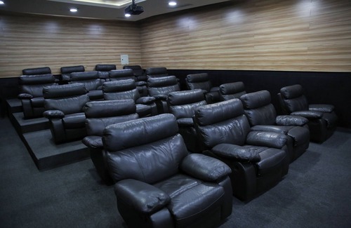 Quito Apartamento | Lujosa suite privada: cama king y piscina en lugar céntrico y seguro