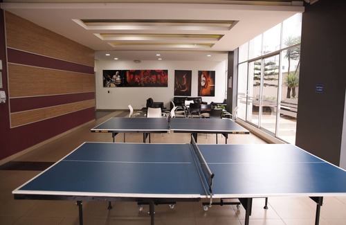 Quito Apartamento | Lujosa suite privada: cama king y piscina en lugar céntrico y seguro