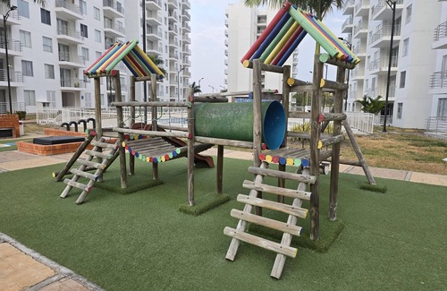Girardot Apartamento | Lujoso Apartamento Vacacional en Girardot con Balcon y Vista a la Piscina.