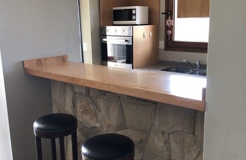 Dina Huapi Apartamento | Lujoso departamento con costa del Lago Nahuel Huapi con seguridad privada -5 PAX