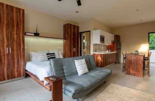 La Veleta Condominio | Lujoso Departamento con Jacuzzi Privado
