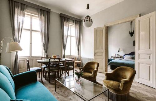 Palace District Apartamento | Lujza Vintage Apartment 3 BEDROOM, 1 LIVINGROOM, 2 BATHROOM FREE AC 75sq DT Wifi