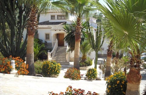 Empedrola Villa | luksus villa med piscina privada, 3 km fra strand