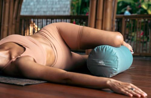 Pengosekan Cama Y Desayuno | Lumeria Yoga