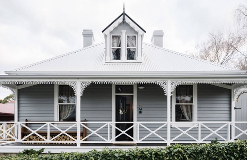 West Hobart Casa | Lumière Lodge ~ Private Cottage in Old Hobart Town