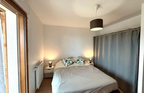 Villefranche-sur-Saone Apartamento | Lumineux, Parking, Terrasse