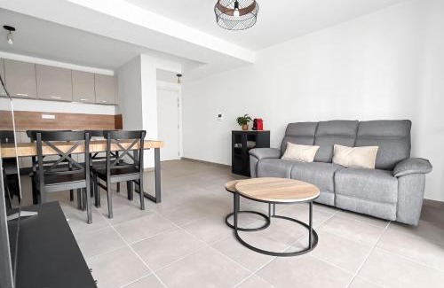 Nouvelle Ville Apartamento | Lumineux, terrasse cosy et parking privé inclus