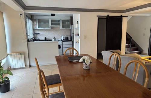 10 de Diciembre Apartamento | Luminoso y amplio departamento en el centro