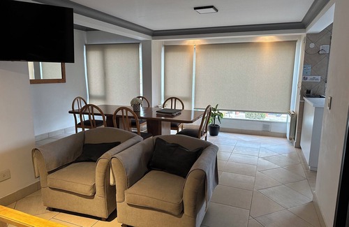 10 de Diciembre Apartamento | Luminoso y amplio departamento en el centro