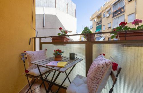 El Molinillo Apartamento | Luminoso apartamento de dos habitaciones con terraza y parking en el centro