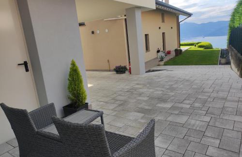Solto Collina Casa | Luminoso appartamento vista lago
