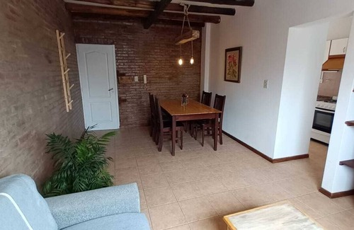 Godoy Cruz Apartamento | Luminoso departamento para 1-3 pnas, con cochera en Godoy Cruz