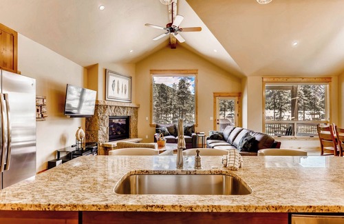 River Run Casa | Luminous 3Br Summer Escape ~ River Run Townhome + Ver ~ R84