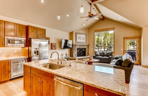 River Run Casa | Luminous 3Br Summer Escape ~ River Run Townhome + Ver ~ R84