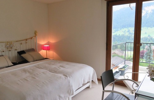 Chateau-d'Oex Apartamento | Luminoso, amplio apartamento con vistas al valle de Gstaad, Suiza