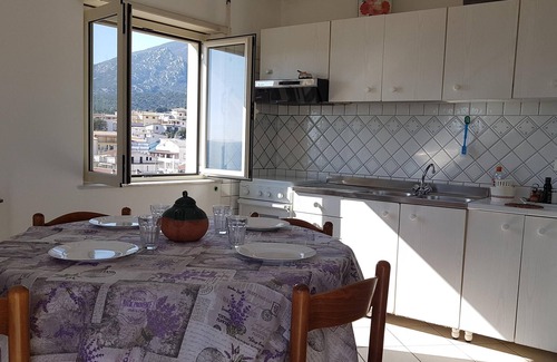 Cala Gonone Casa | VISTAS AL MAR LUMINOSO EN SARDINIA, IDEAL PARA PAREJAS DE AMIGOS Y FAMILIAS!