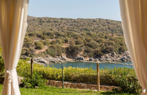 Villasimius Casa | LUNA BAY HOME RETREAT with a view of Porto Luna Bay, 2 km from Villasimius
