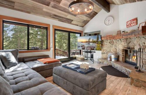 Kings Beach Casa | Luna Cabin - 5BR Hot Tub A/C Game Room EV Charger