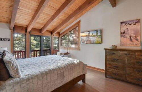 Kings Beach Casa | Luna Cabin - 5BR Hot Tub A/C Game Room EV Charger